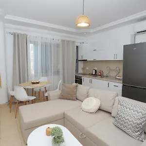 New Bazar Selvia Appartamento Tirana